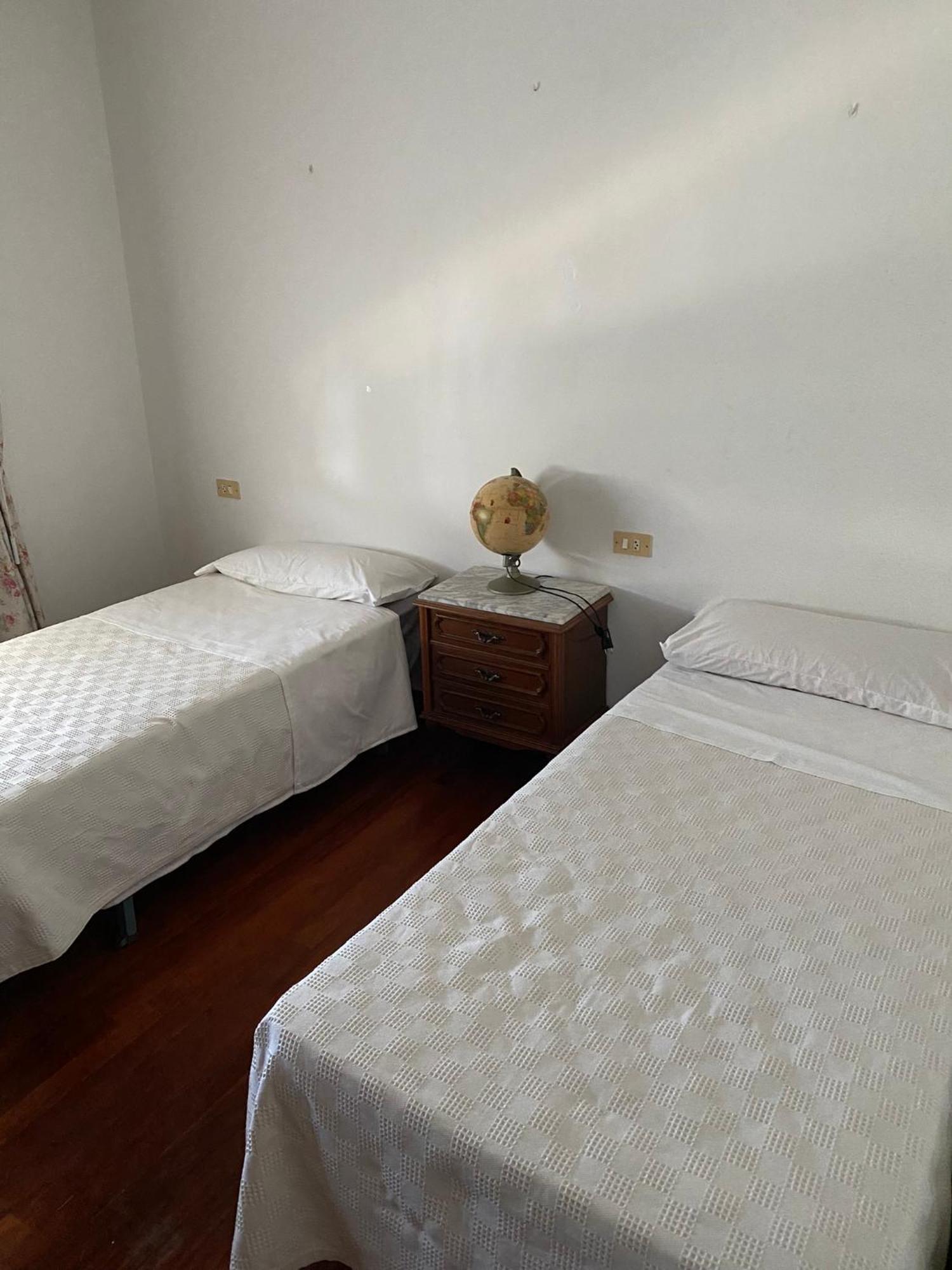 Amplia Casa Familiar Apartment Portas Luaran gambar